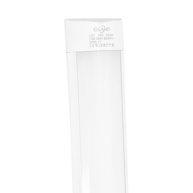 Detalle de tubo LED de 120 cm con soporte y luz fría 6500K